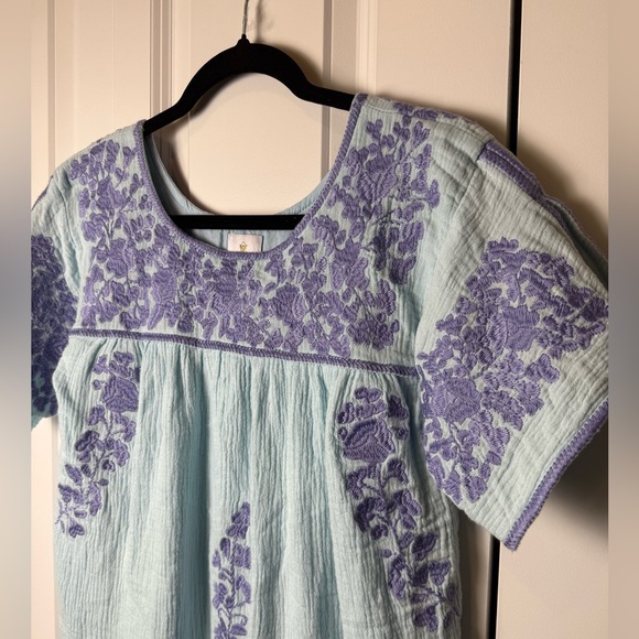 J.Marie embroidered top - Picture 2 of 4